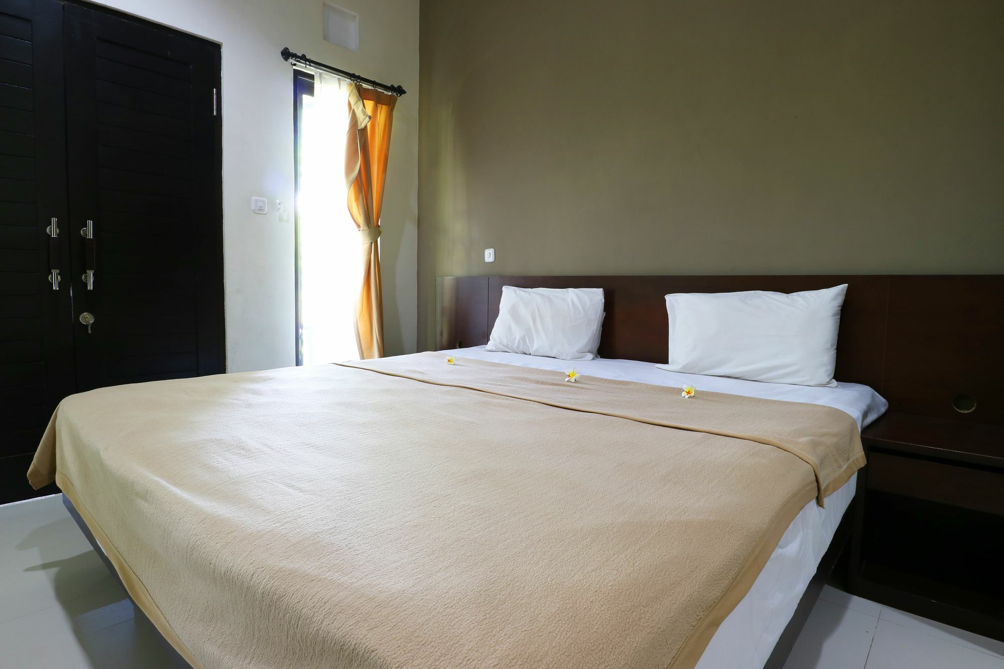 Gm Lovina Hotell Exteriör bild