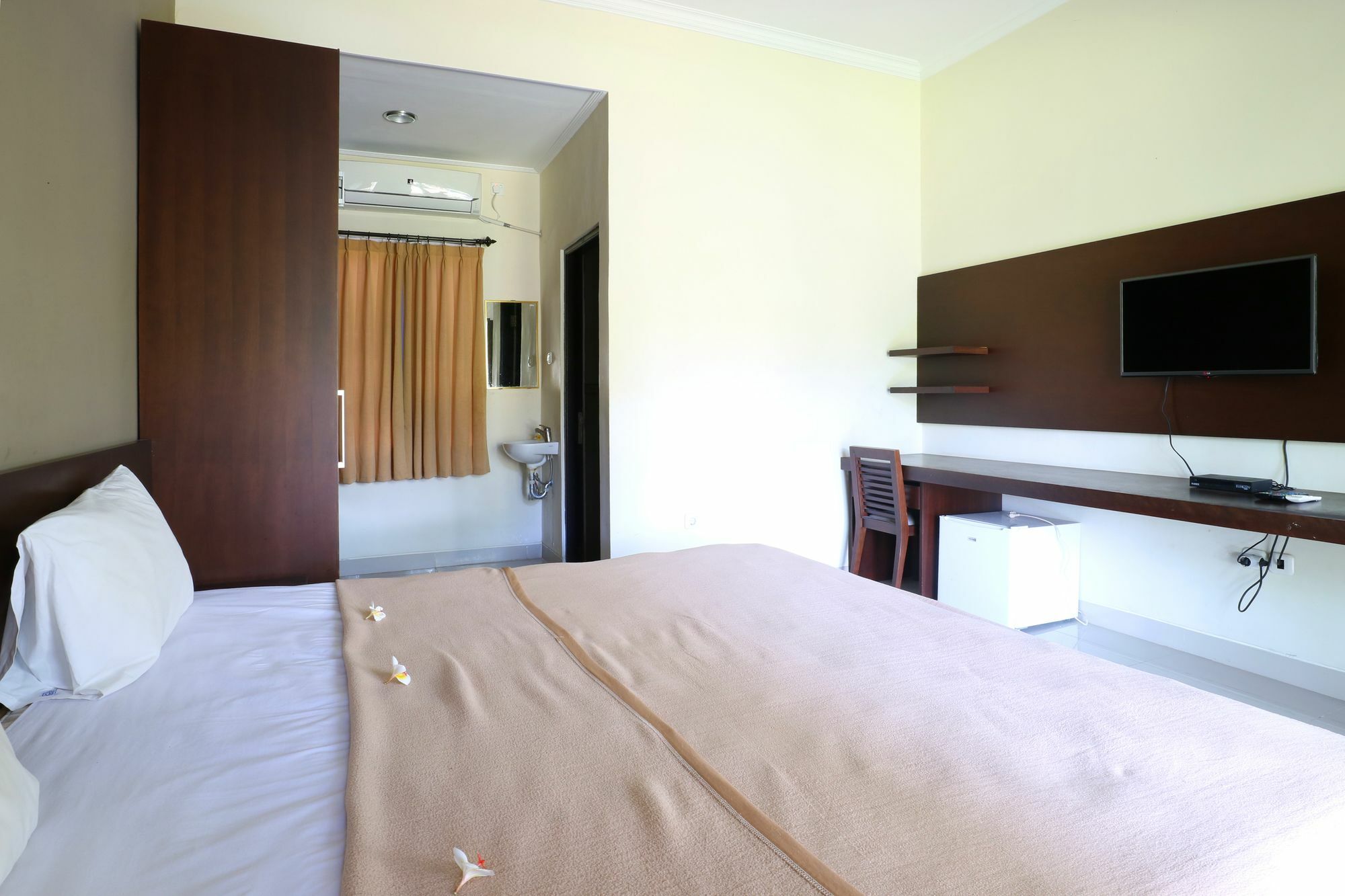 Gm Lovina Hotell Exteriör bild
