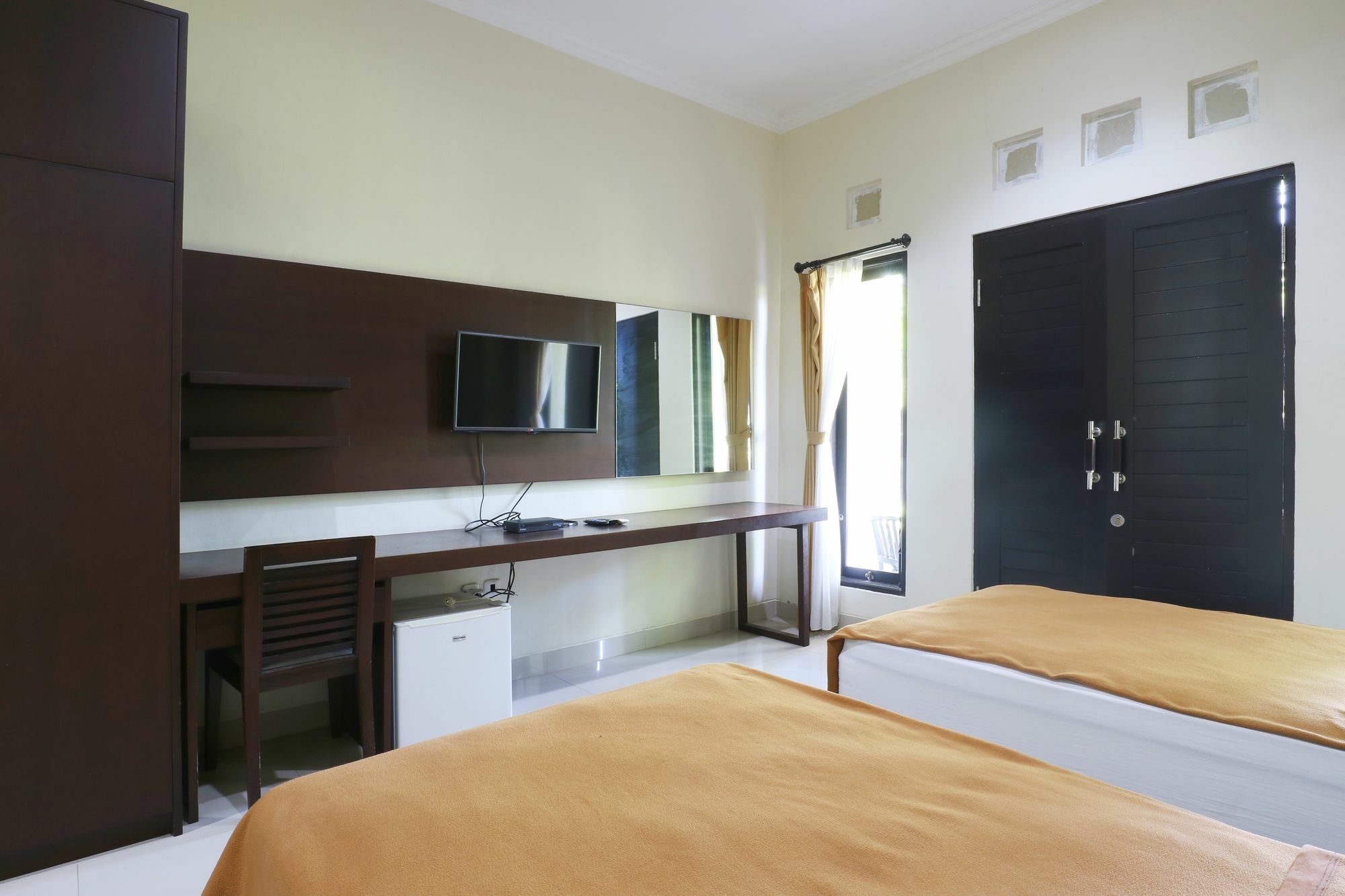 Gm Lovina Hotell Exteriör bild